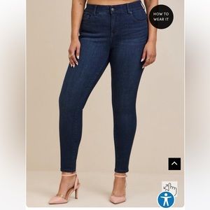 2 pairs of torrid bombshell skinny size 14r